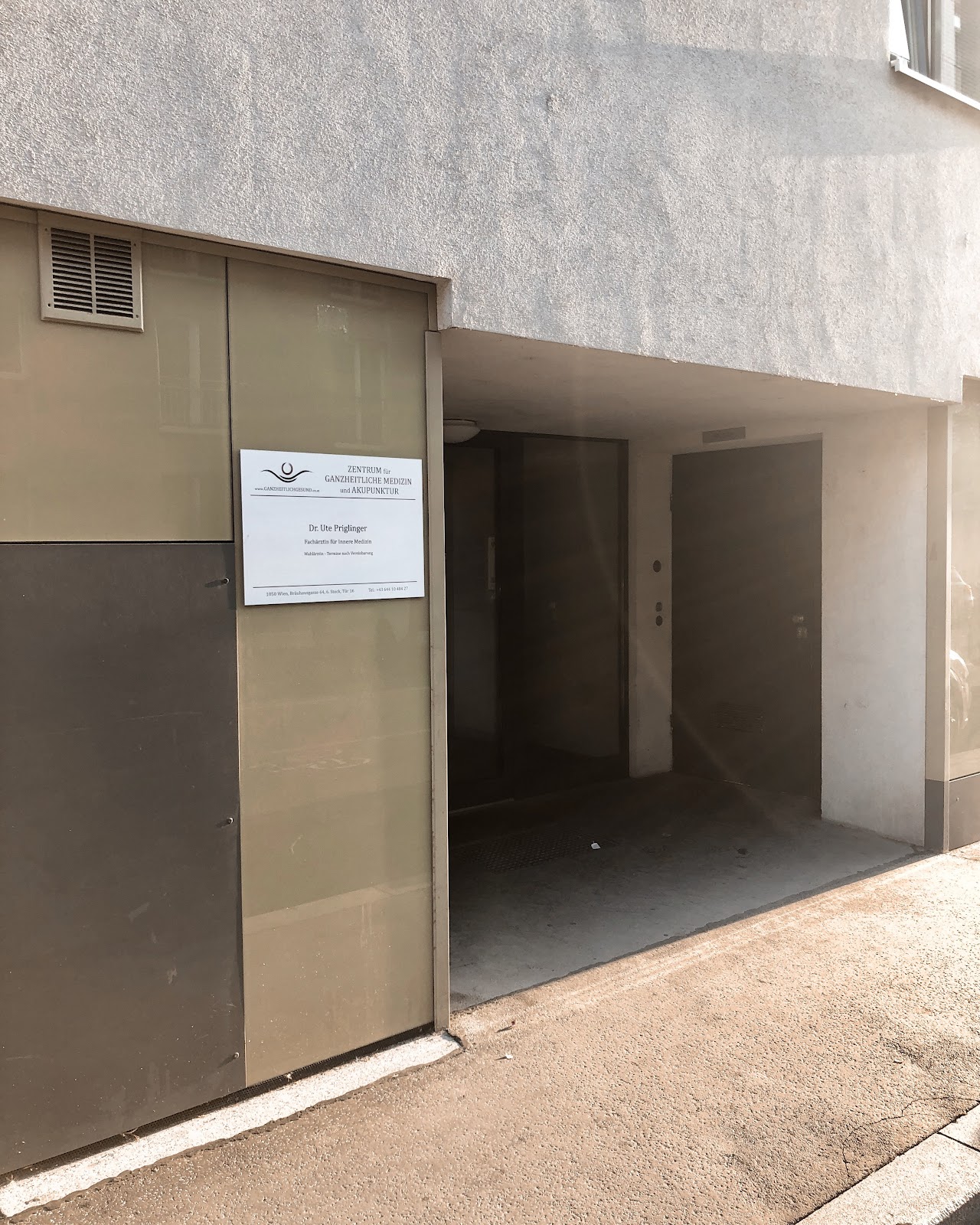 Center for Holistic Medicine and Acupuncture, Vienna