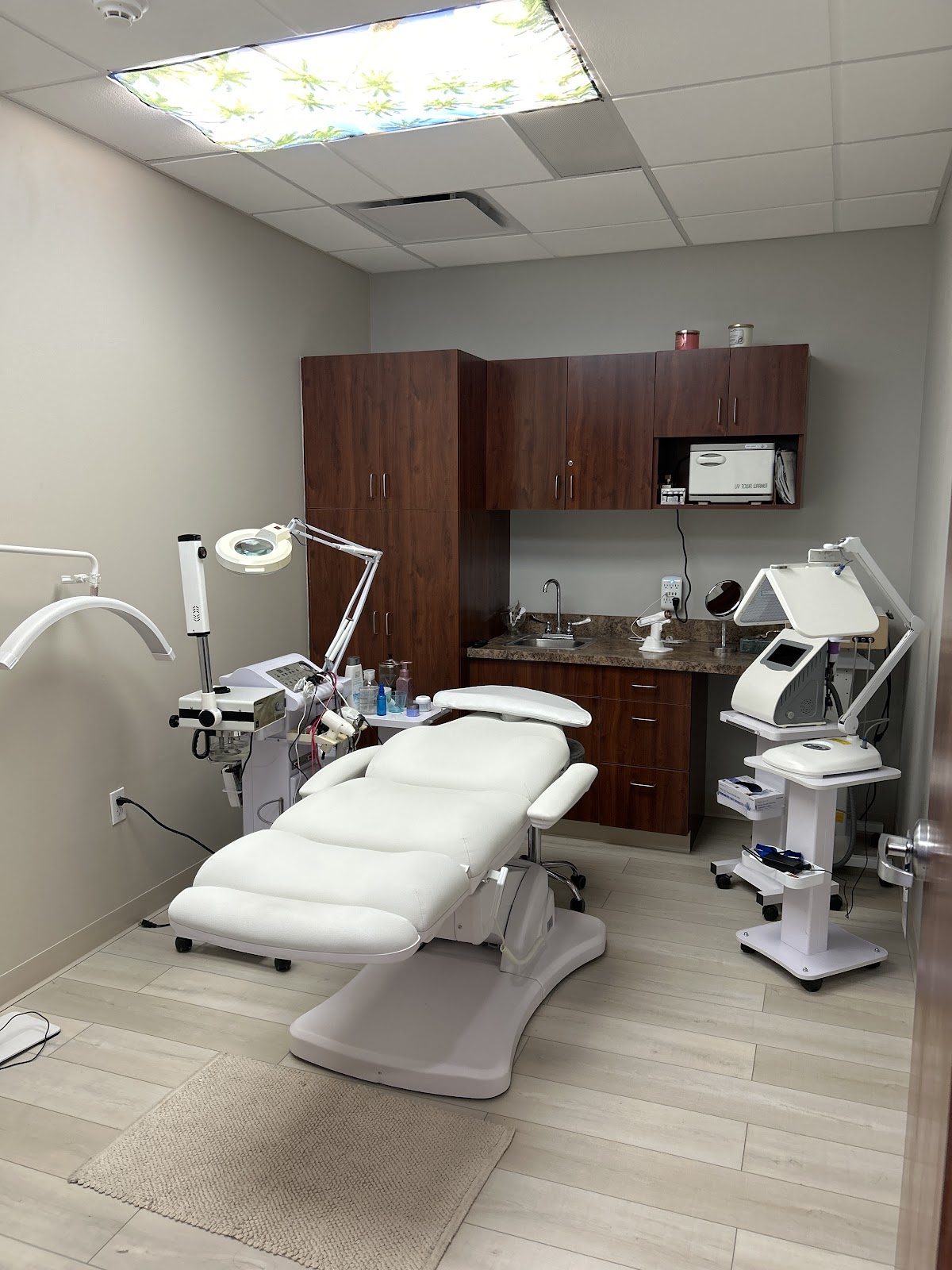 Absolute Wellness & Beauty